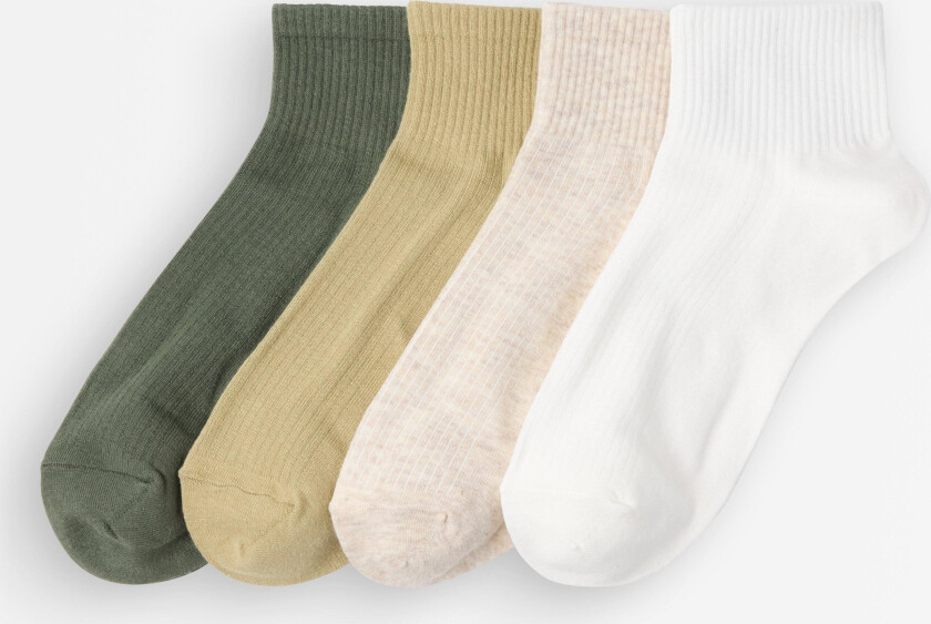 4-pakning høy ankelstrømper