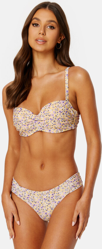 Mila Twisted Bikini Top