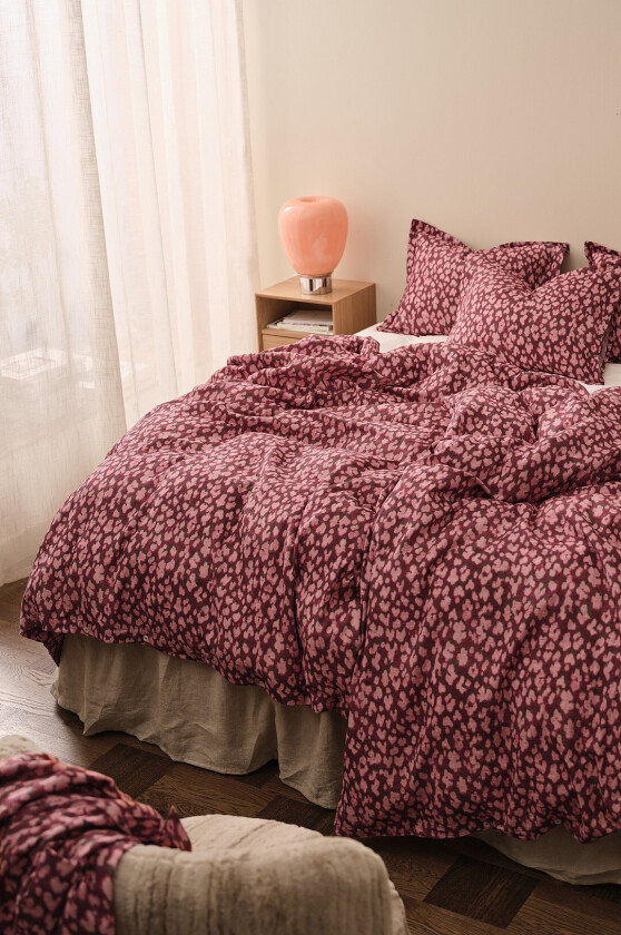 Sengesett Candela Leo i musselin - Rød