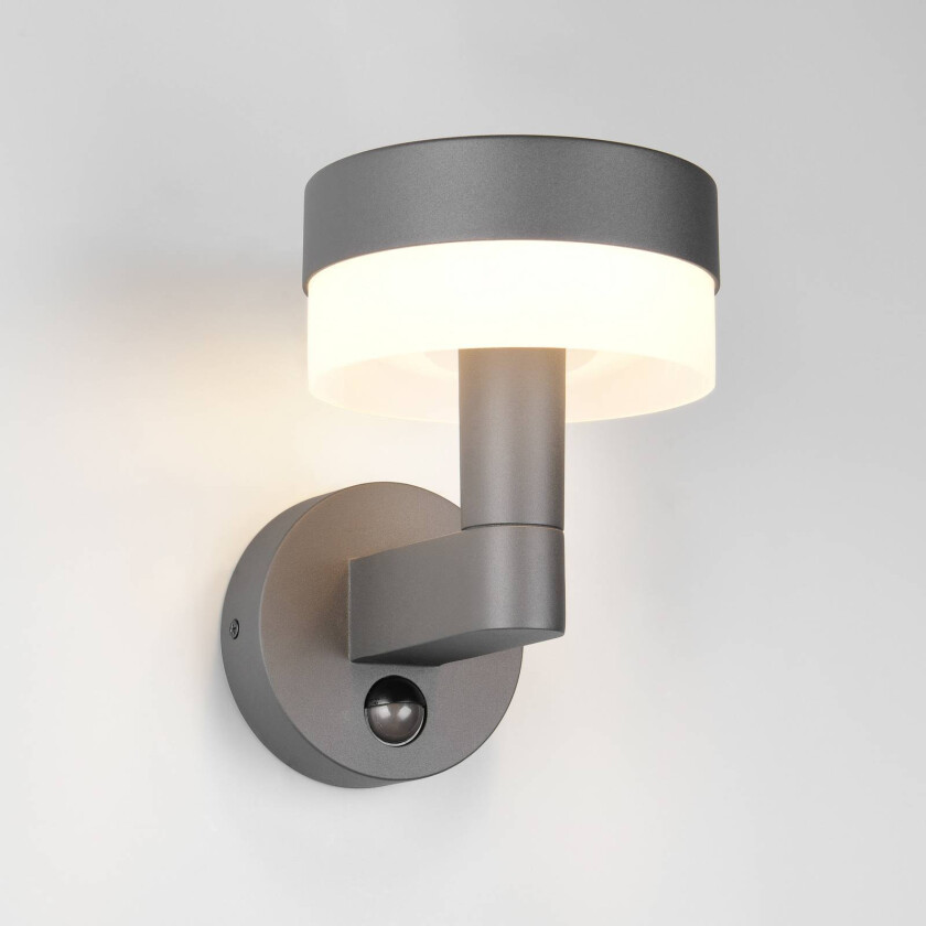 Utendørs LED-vegglampe Mackenzie Sensor antrasitt, støpt aluminium