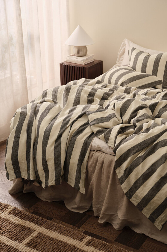 Sengesett Candice Block Stripe i vasket lin, 2 deler - Grå