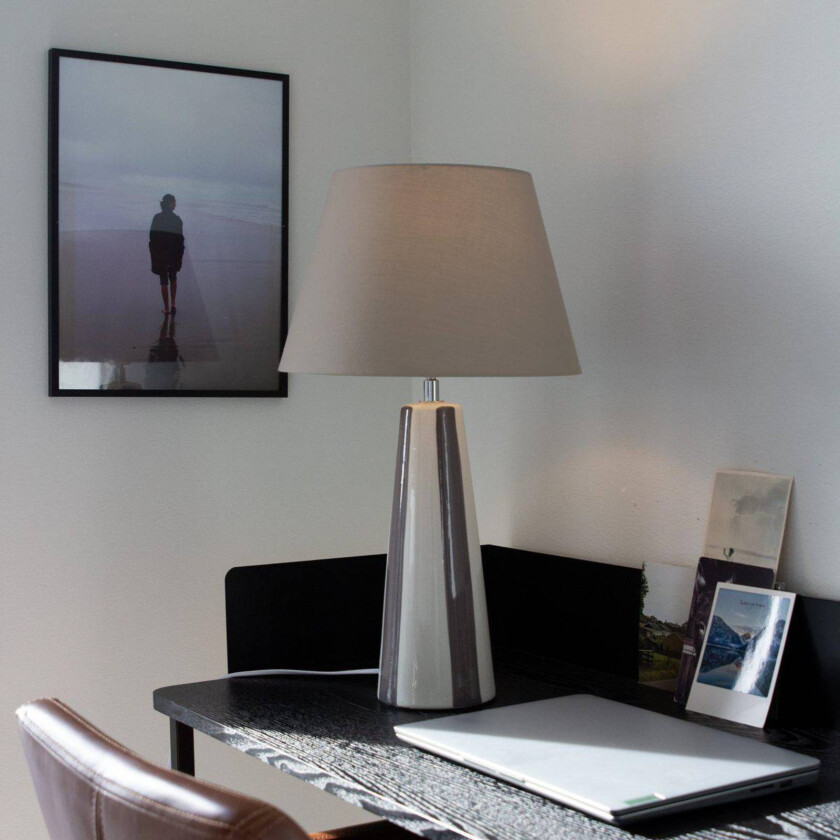 Bordlampe Leya, brun/hvit, høyde 54 cm Metall/stoff