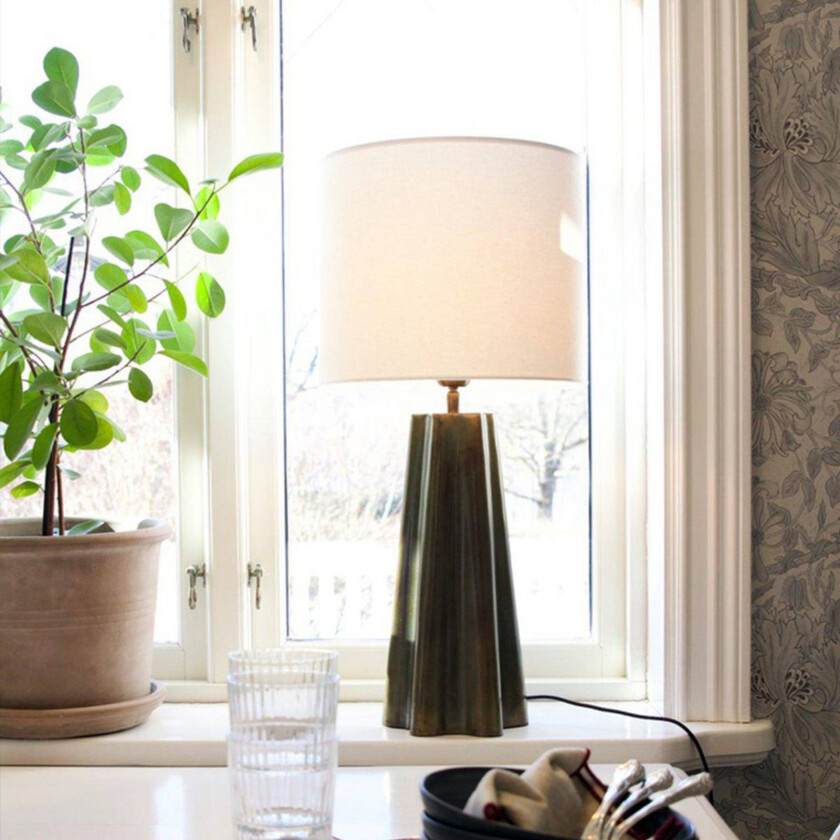 Bordlampe Aira, høyde 65 cm, messingfarget/hvit