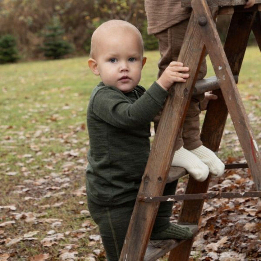 Knappetrøye i Ull Mosegrønn