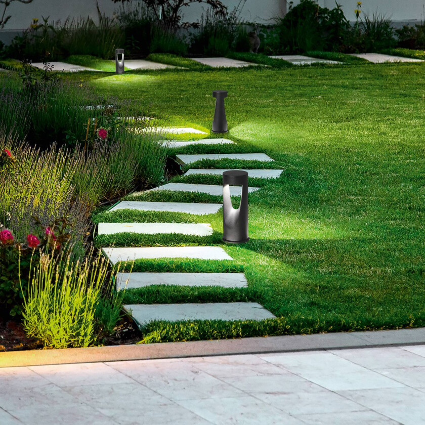 LED-sokkellampe Teo, 30 cm høy, svart, metall, IP65