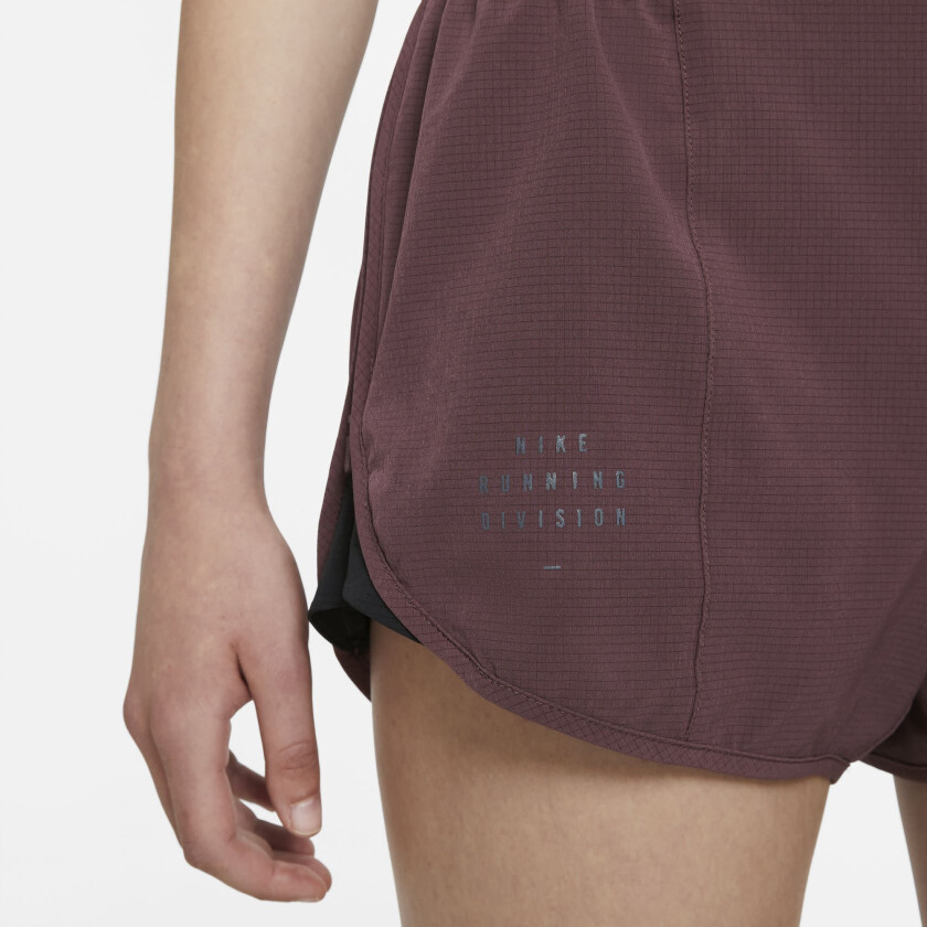 Run Division Tempo Shorts Dame Dark Wine/Black/Black M