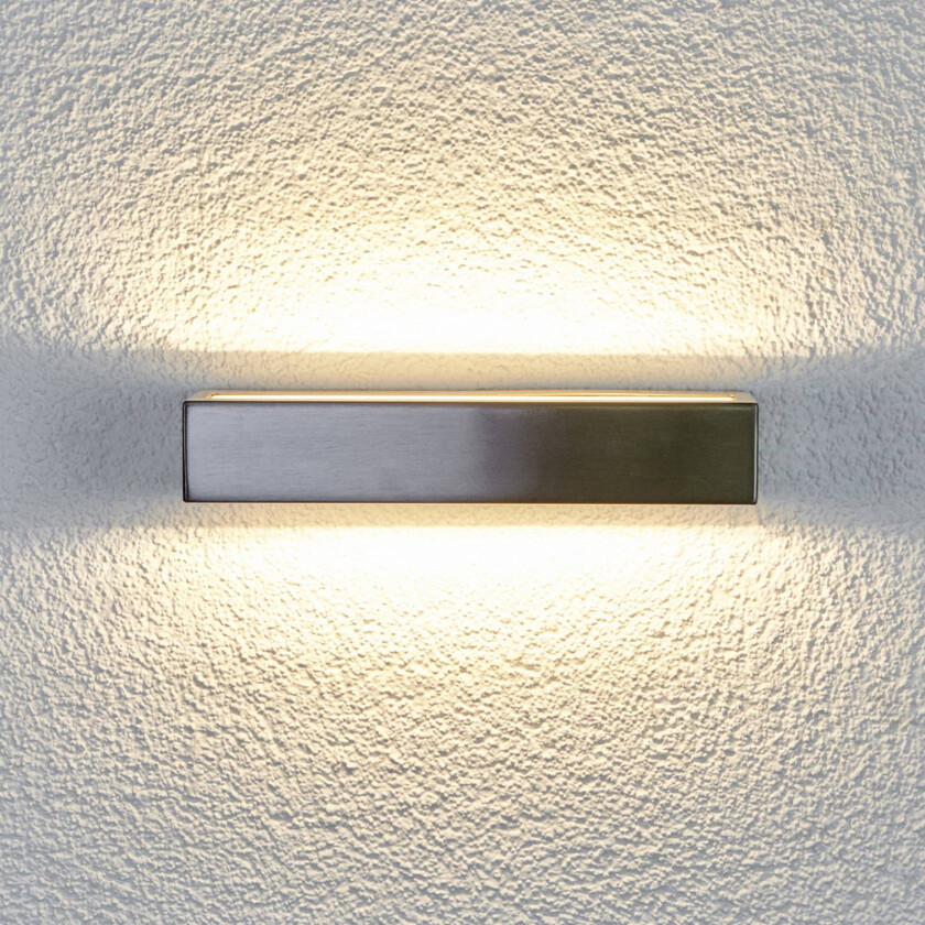 Attraktiv LED-vegglampe Jagoda til utebruk
