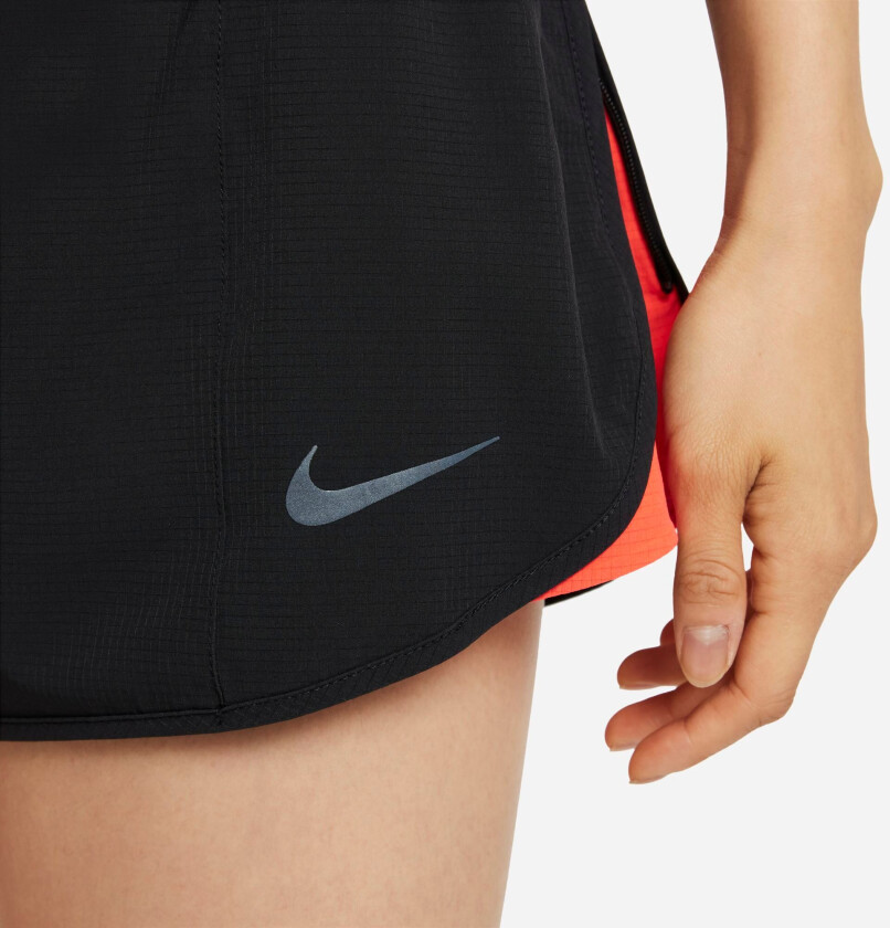 Run Division Tempo Shorts Dame Black/Bright Chrimson L