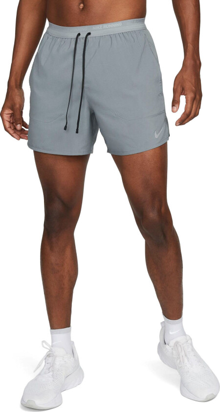 Dri-Fit Stride 5" Shorts Herre Smoke Grey/Black/Reflective Silver XL