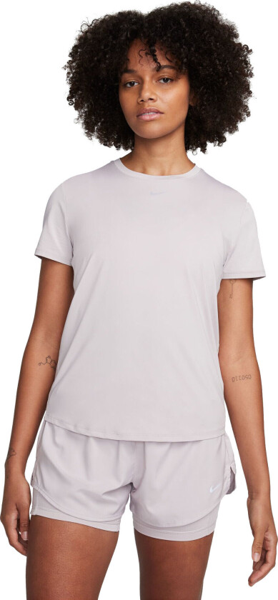 Dri-Fit One Classic Ss Top Dame Platinum Violet/Black M