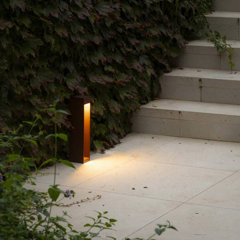 LED-sokkellampe Cerler, brun, 35 cm, metall, IP65, CCT