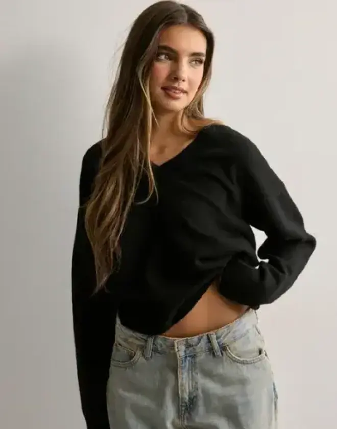 Svart - V-neck Knit Sweater