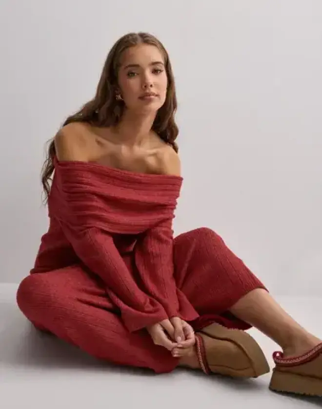 Rød - Slouchy Rib Knit Sweater