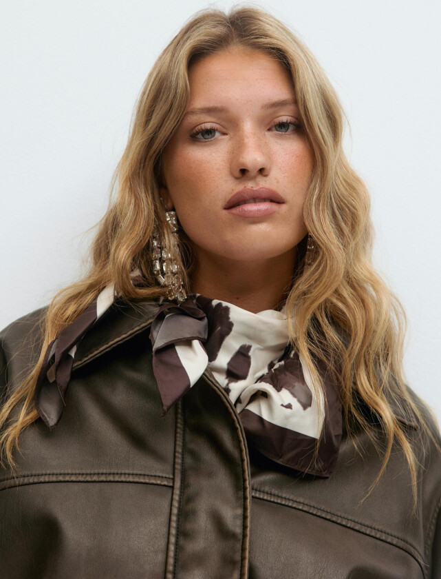 - Satin scarf - Skjerf og tørklær - Brun - ONESIZE - Dame