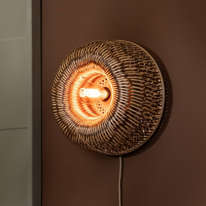 GOOD & MOJO vegglampe Barbados, brun Ø 35 cm bambusplugg