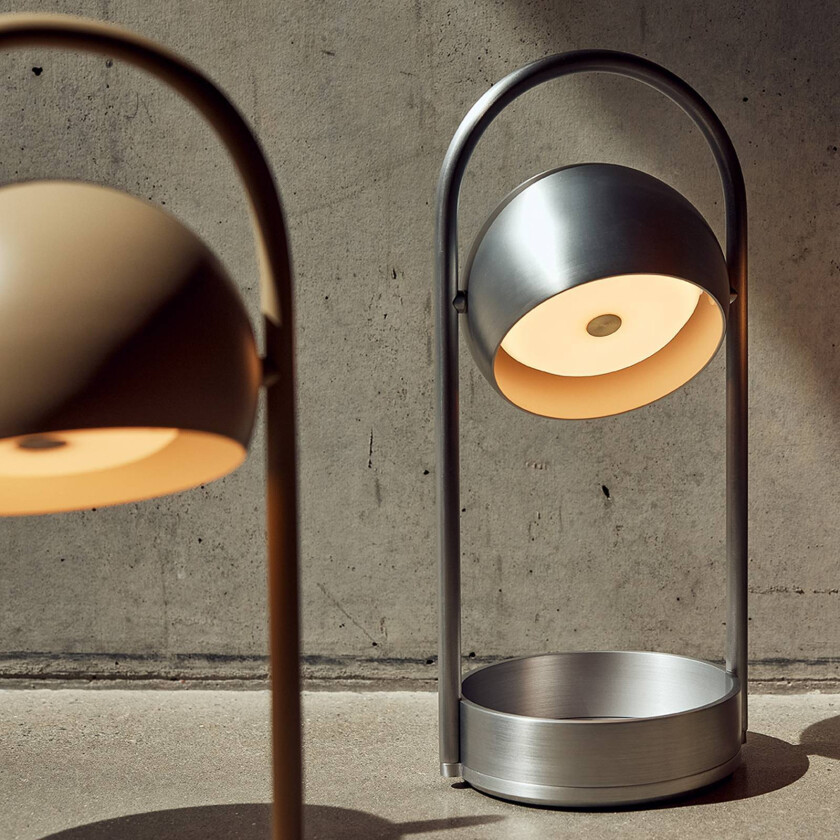 FRANDSEN LED-bordlampe Ball Portable, sandgrå, stål