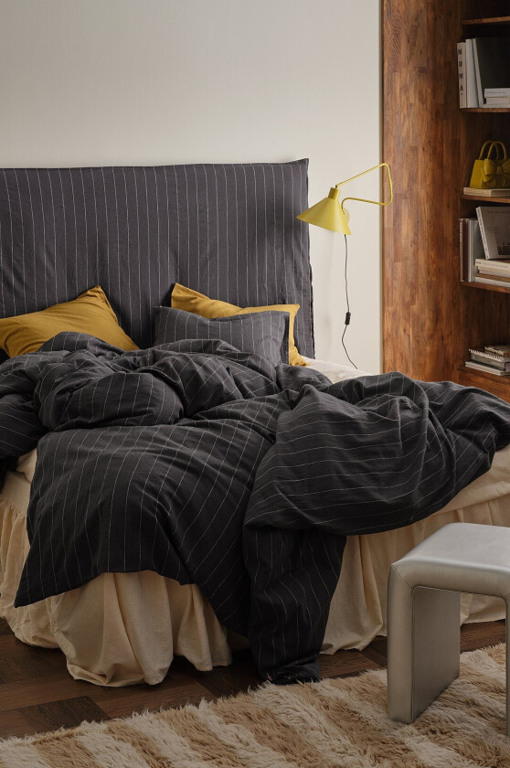 Sengesett Elly Thin Stripe i resirkulert halvlinne 2 eller 3 stykker - Grå