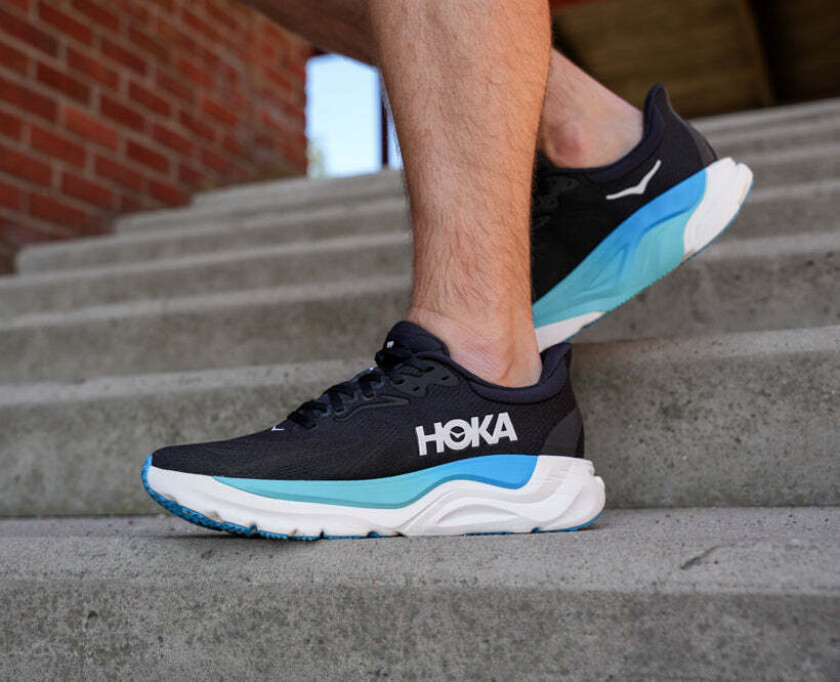 Arahi 8 Herre Black/Skyward Blue 40