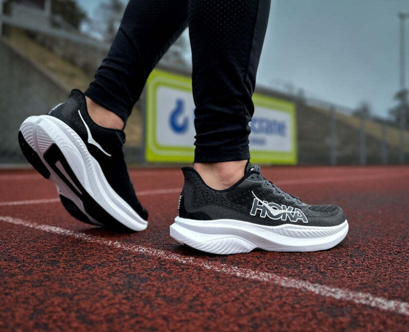 Mach 6 Wide Herre Black/White 49 1/3