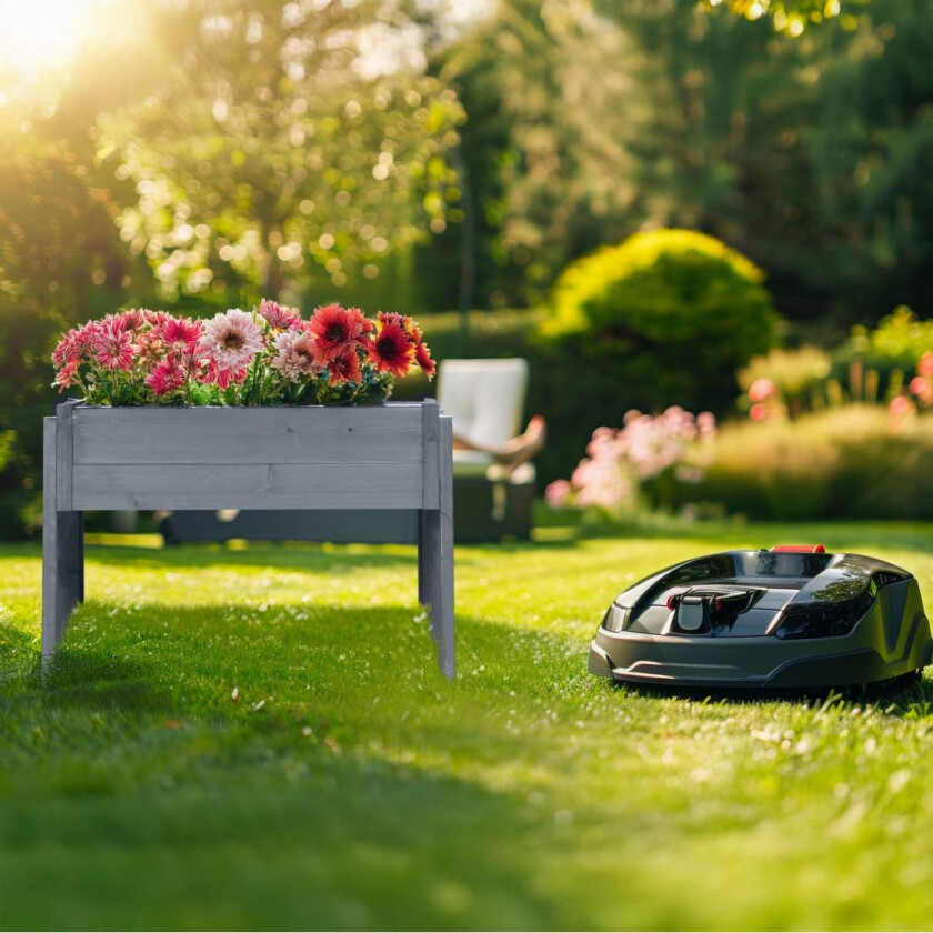 Robotgressklippergarasje med plantekasse – værbestandig tre