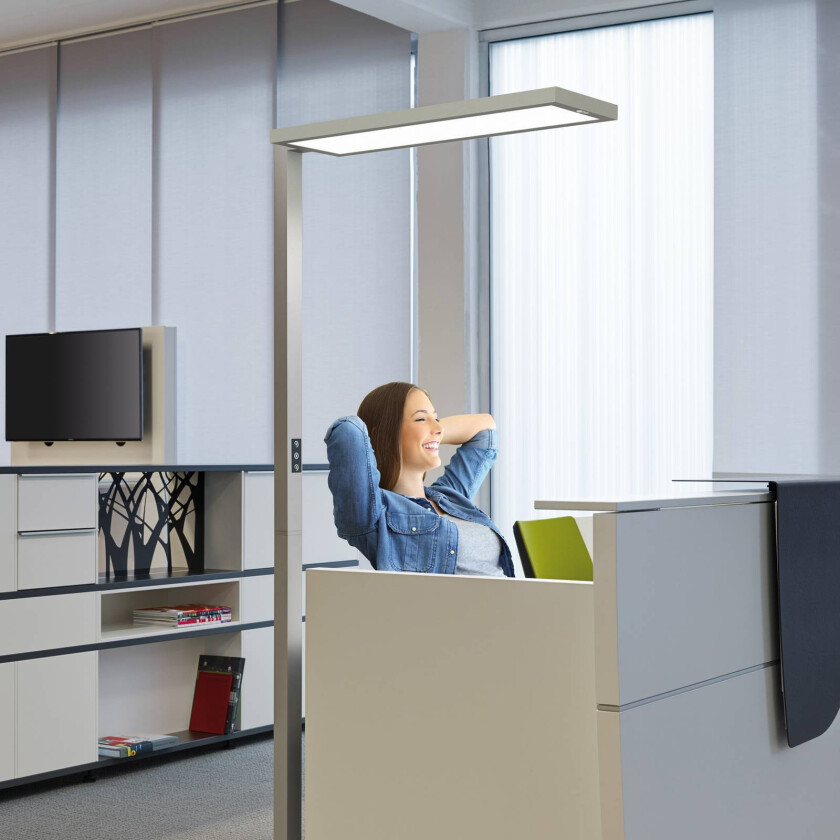 LED-gulvlampe til kontor MAULsenja, sølvfarget, sensor, 196 cm