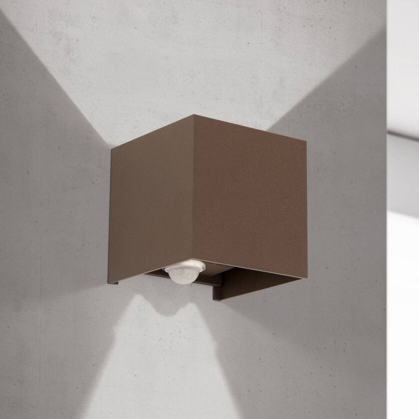 Utendørs LED-vegglampe Cube-S, corten, metall, sensor