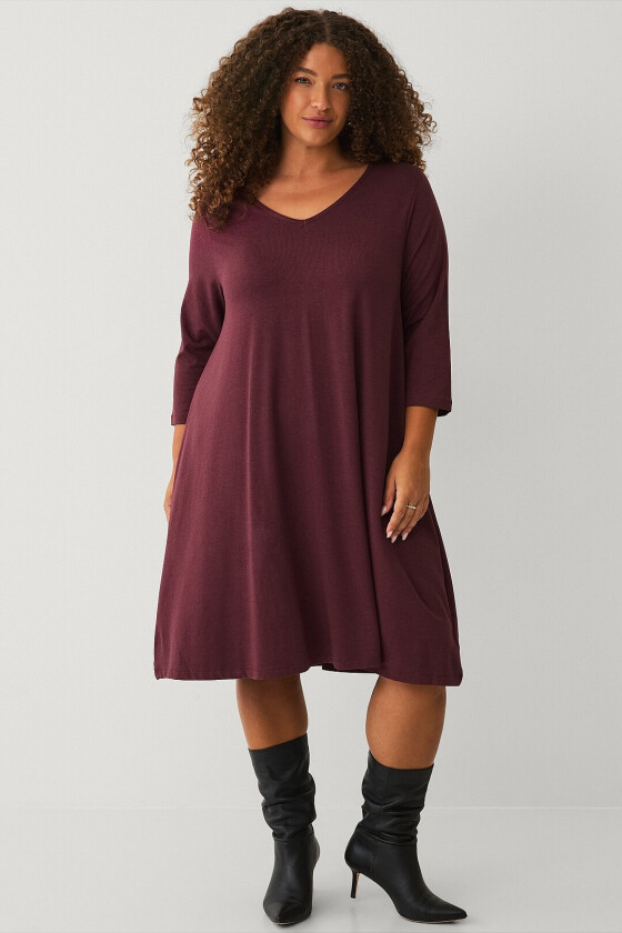 Kjole med A-linjeformet snitt - Rød