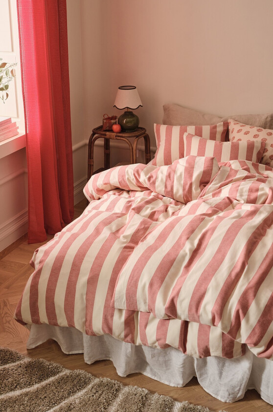 Sengesett Valerie Block Stripe i bomullsflanell, 2 deler - Rød