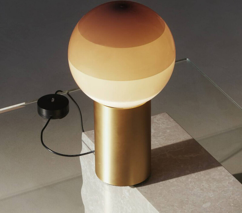 bordlampe Dipping Light, høyde 22 cm, krem/messing