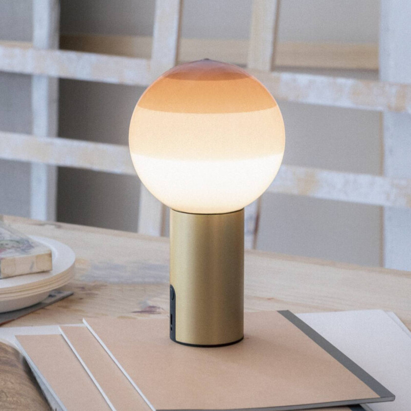 batteridrevet bordlampe Dipping Light, krem/messing, dimbar