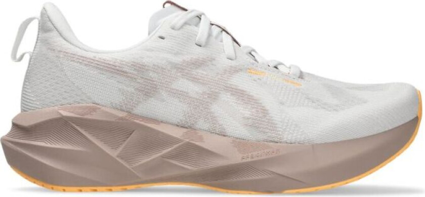 Novablast 5 Dame White/Fawn 38