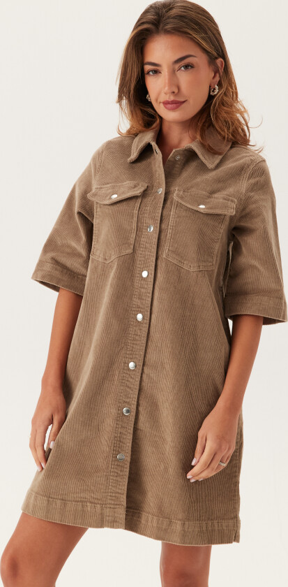 Vmfenja 2/4 SHORT CORDUROY DRE