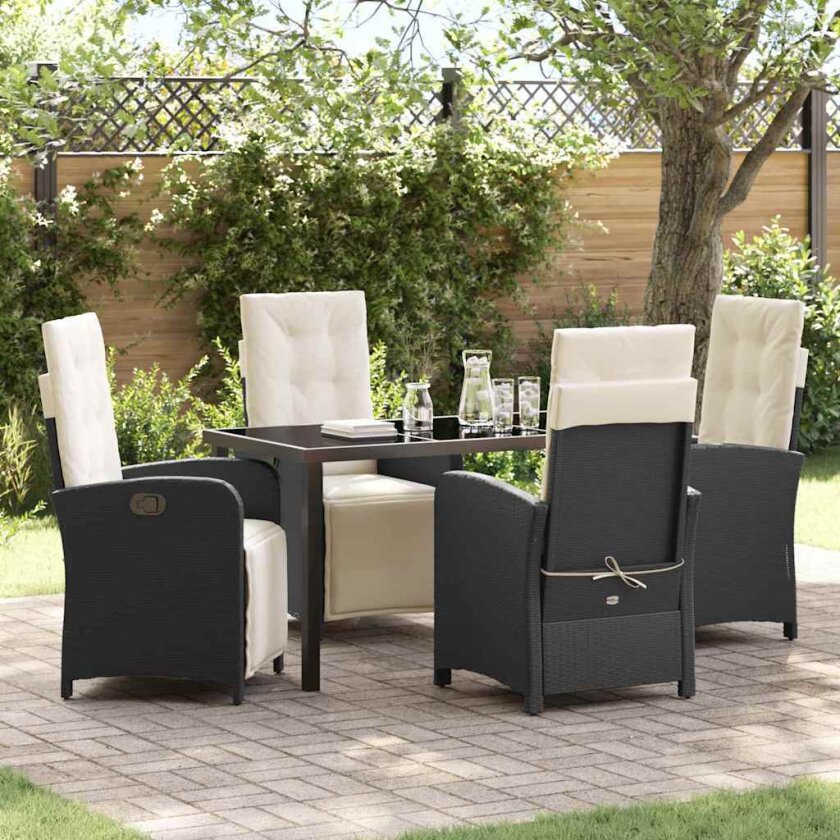 5-delt hage spisegruppe med puter i svart poly rattan, hagebord svart 140x80x73 cm herdet glass