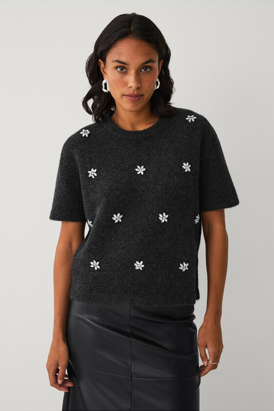 Kortermet, strikket genser - Grå