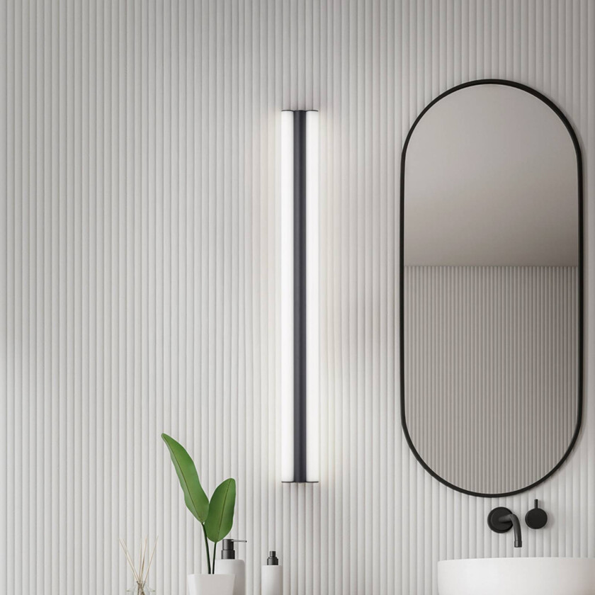 LED-speillampe LOOM, lengde 120 cm, svart, IP44
