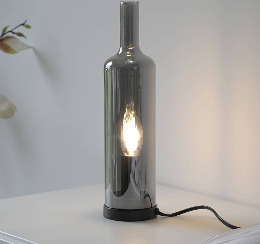 JUST LIGHT. Bordlampe Bottle, røykgrå, glass, E14