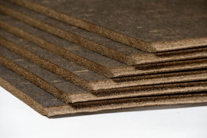 Hunton Stubbeloft™ 12mm Stubbeloft er en diffusjonsåpen vindsperre for tak og grunn som beskytter boligen mot fukt, trekk og kulde. Norskprodusert plate laget av impregnert trefiber.