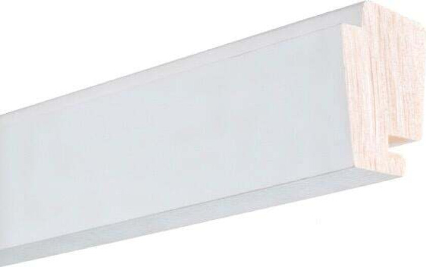 21x34x4400 Taklist Taklist i malt furu som skjuler overgangen mellom tak og vegg.