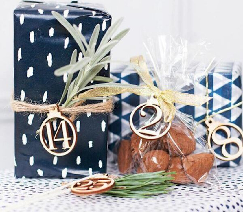 50 stk. 1-25 Nummer Tre Adventskalender Etiketter Gaveeske Innpakning Tre farge 50 stk.