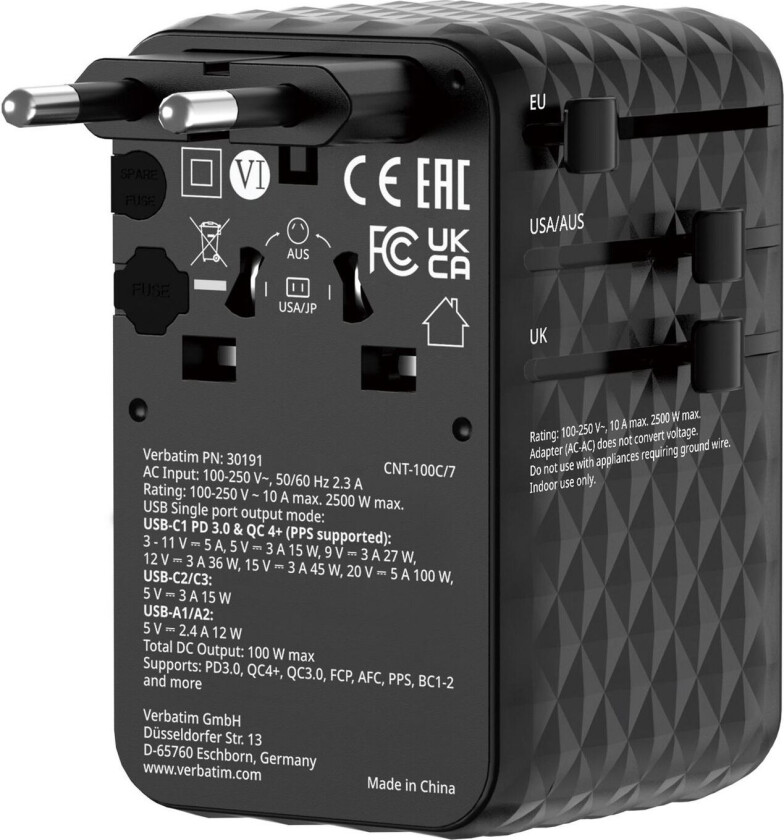Bilde av Charge 'n' Travel 100W Universal Travel Adapter with retractable cable Black