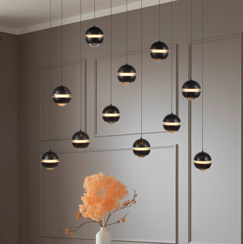 LED-hengelampe Lini svart 11 lyskilder lang 3000K