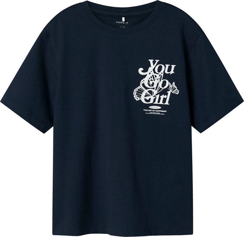 T-skjorte - NkfDabbo - Navy Blazer m. Trykk - - 6 år (116) - T-skjorte