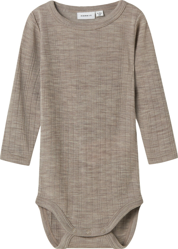 Body I/e - Ull - Rib - Noos - NbmWang - Satellitt - - 56 - Langermet Body