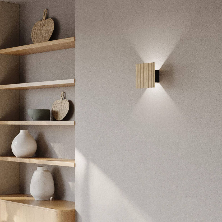 LED-vegglampe Inka S, eik/svart, tre, høyde 15 cm