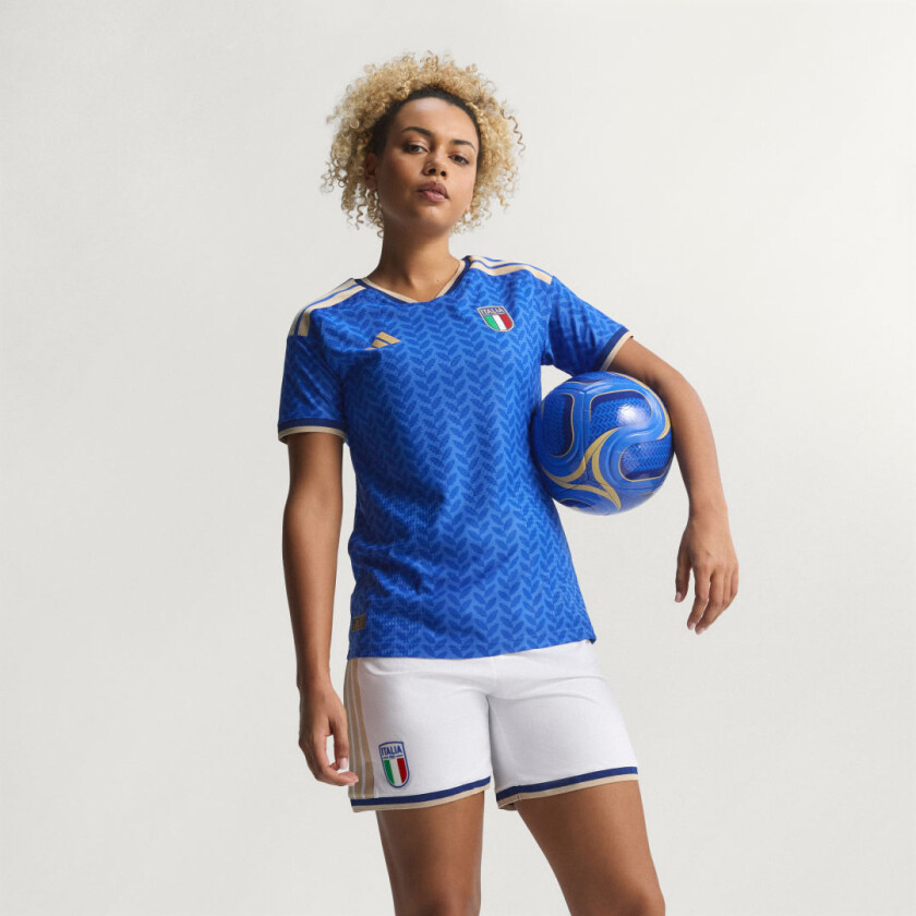 Italy 26 Women's Team Home Authentic Jersey, størrelse Small