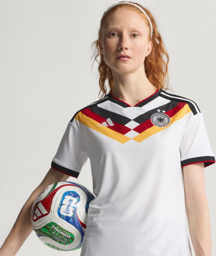 Germany 26 Women's Team Home Authentic Jersey, størrelse Medium
