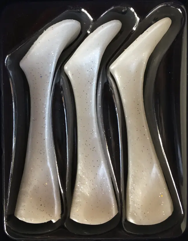 Headbanger Shad 16 Rep. tails, 3 pcs - Pearl white