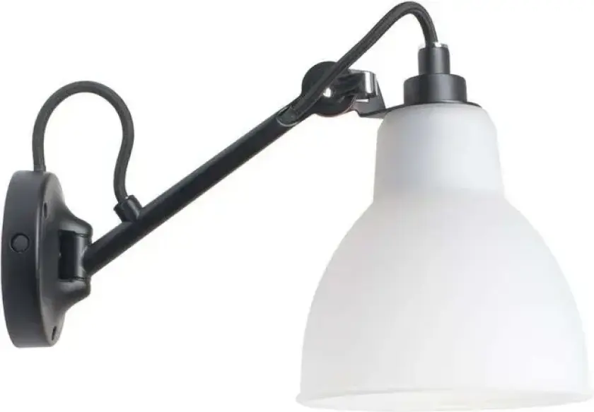 104 Vegglampe Svart/Polykarbonat