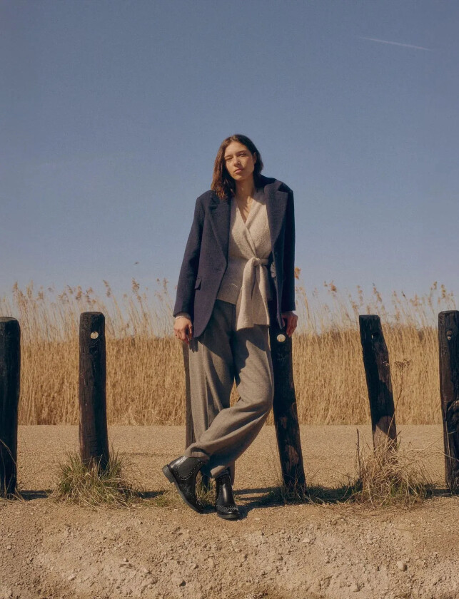 Booties - Flat - With Elastic - Black - 36