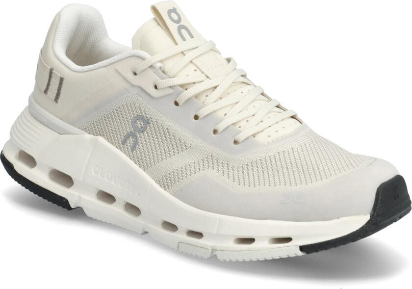 Cloudnova Form 2 Tt - White - 40